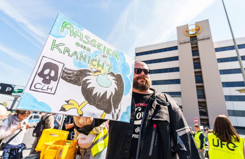 Proteste zum Lufthansa-Jubiläum