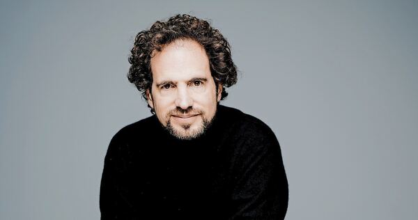 „Was das Orchesterleben angeht, ist Frühling in Deutschland“, sagt der Dirigent Jonathan Stockhammer, der am Samstag das BJO und das BuJazzO im Forum leiten wird.