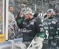 Abschied mit Wehmut: Steelers-Goalie Olafr Schmidt (links). Foto: Baumann Abschied mit Wehmut: Steelers-Goalie Olafr Schmidt (links).