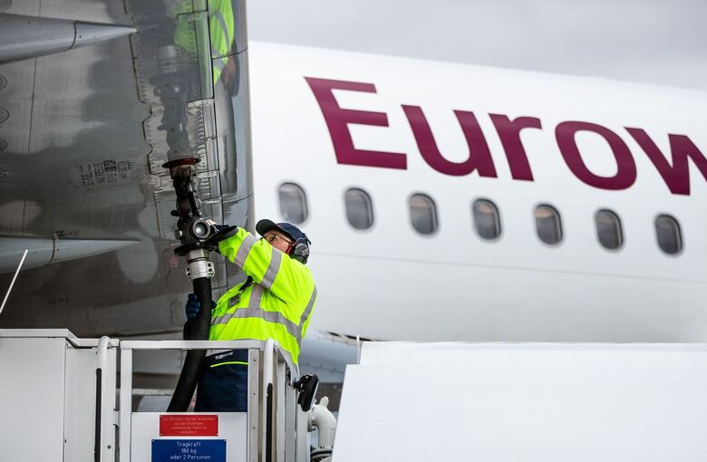 Betankung eines Eurowings-Flugzeugs