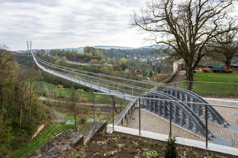 Fußgänger-Hängebrücke Neckarline Rottweil