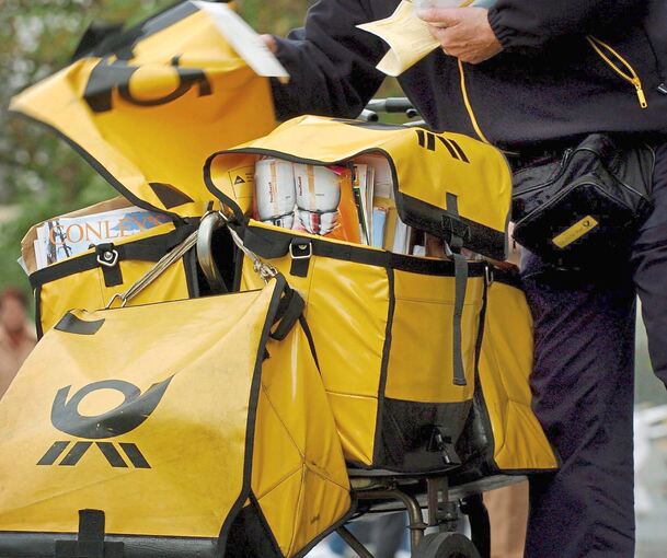 Anstatt die Post auszutragen, hat ein 38-Jähriger aus Ludwigsburg Briefe in den Müll geworfen.