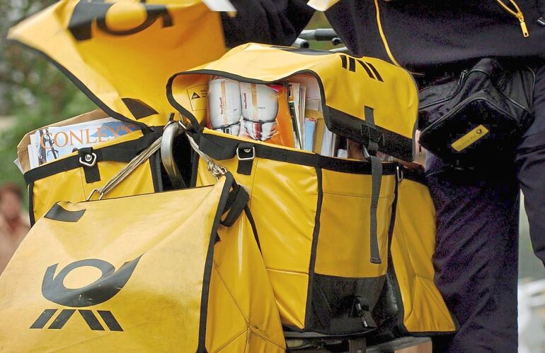 Anstatt die Post auszutragen, hat ein 38-Jähriger aus Ludwigsburg Briefe in den Müll geworfen.