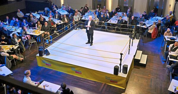 Mag den verbalen Schlagabtausch: Wolfgang Kubicki, hier beim politischen Aschermittwoch der bayerischen FDP im Februar in Dingolfing. Der Vize der Bundes-FDP will als Vorsitzender kandidieren.