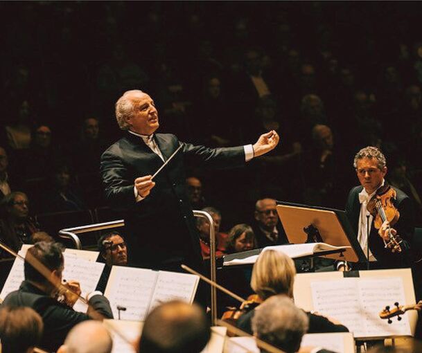Manfred Honeck dirigiert das Staatsorchester Stuttgart in der Liederhalle – ein Abend zwischen amerikanischer Moderne und europäischer Sinfonik.