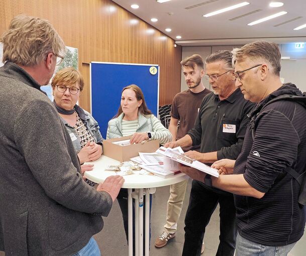 Bunt gemischt: Ältere, aber auch junge Paare können sich das Modell der Baugruppen vorstellen.
