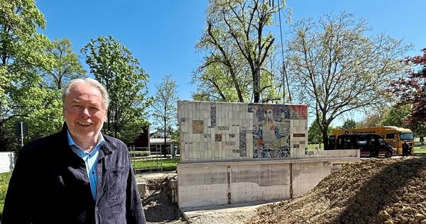 Erleichterung nach geglücktem Experiment: Adolf Katz wollte Fred Stelzigs Kunstwerk vor dem Entsorger bewahren. Mit Erfolg.