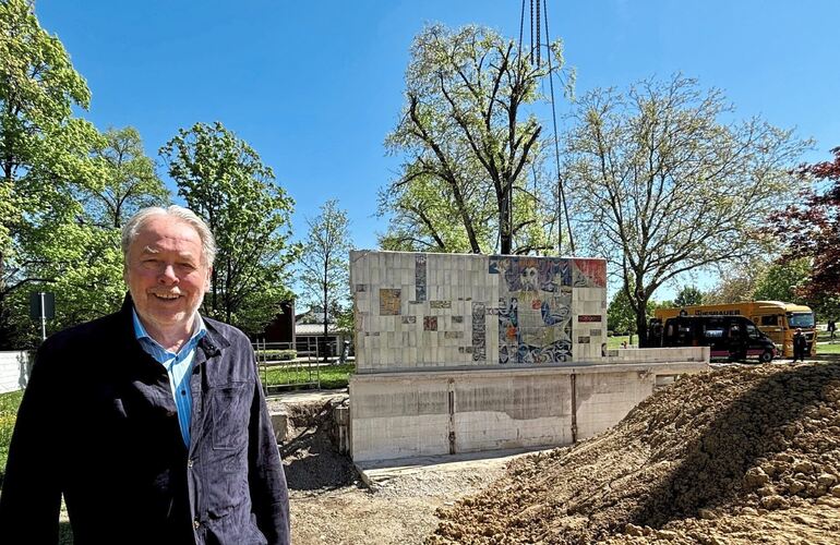 Erleichterung nach geglücktem Experiment: Adolf Katz wollte Fred Stelzigs Kunstwerk vor dem Entsorger bewahren. Mit Erfolg.