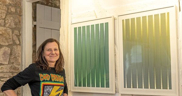 Mit voller Hingabe im Moment präsent: Die Künstlerin Michelin Kober in Ditzingen.