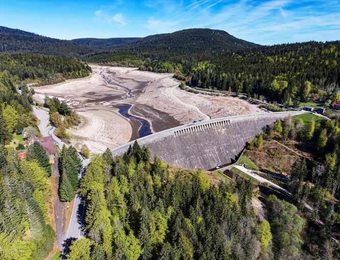 Entleerung der Schwarzenbachtalsperre