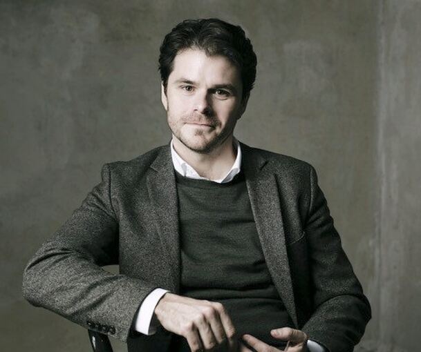 „Hier ist es wie eine Familie, in der die Beziehungen gepflegt werden“, sagt der künftige Generalmusikdirektor Nicholas Carter über seine neue Wirkungsstätte.