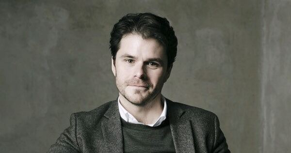 „Hier ist es wie eine Familie, in der die Beziehungen gepflegt werden“, sagt der künftige Generalmusikdirektor Nicholas Carter über seine neue Wirkungsstätte.