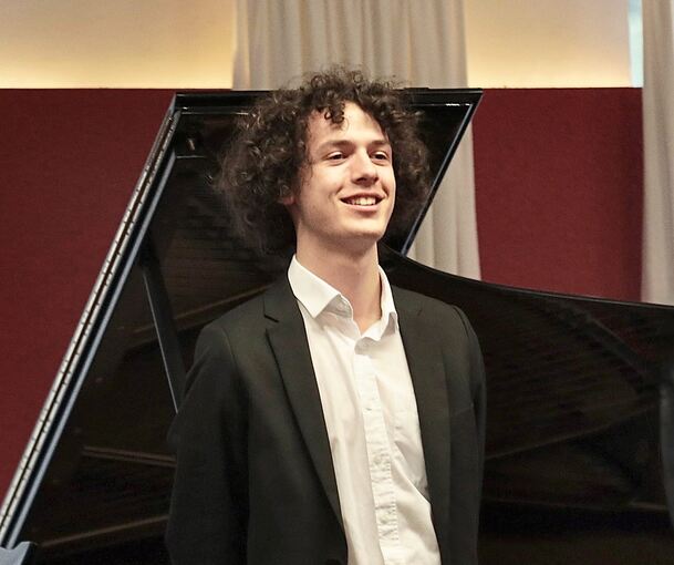 Debüt als Konzertpianist: Felix Hauss spielt Mozart mit dem Concerto Ludwigsburg in der Stadtkirche.