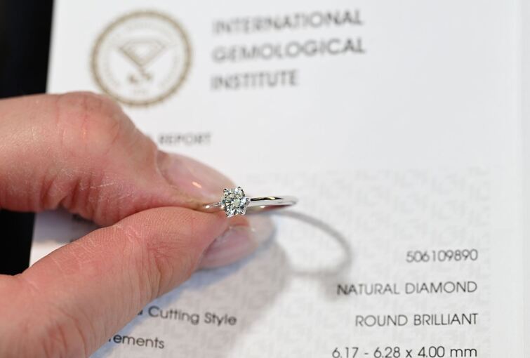 Synthetische Diamanten bei Trau- und Verlobungsringen