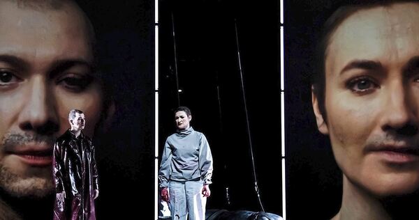 ,,Malina“ ist eine Hommage zum 100. Geburtstag der Schriftstellerin Ingeborg Bachmann. Von links: Malina (Valer Sabadus), Ich (Larisa Akbari).