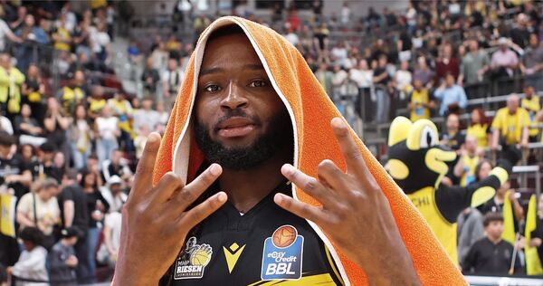 Sieg der MHP-Riesen Ludwigsburg: Auch Tray Buchanan freut sich.