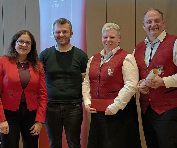 Vertreter der SPD Ditzingen und des Musikvereins Stadtkapelle bei der Verleihung des Kulturpreises.
