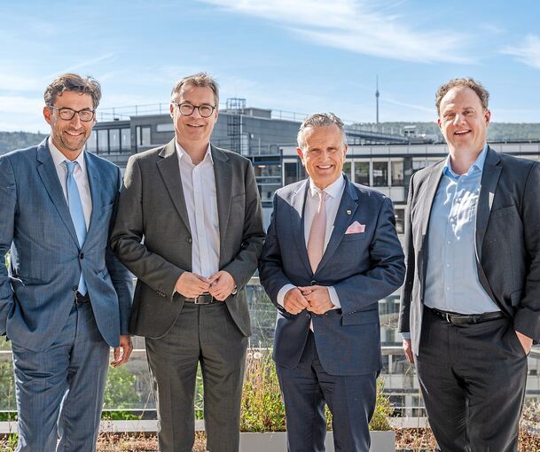 Sie ziehen für die Buga 2043 an einem Strang: Matthias Klopfer (OB Esslingen), Alexander Lahl (Regionaldirektor Verband Region Stuttgart), Frank Nopper (OB Stuttgart) und Matthias Knecht (OB Ludwigsburg).