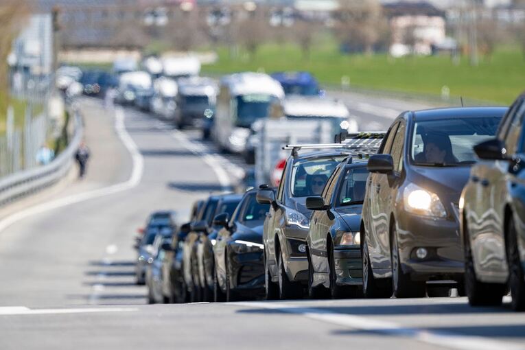 Osterreiseverkehr - Gotthardtunnel