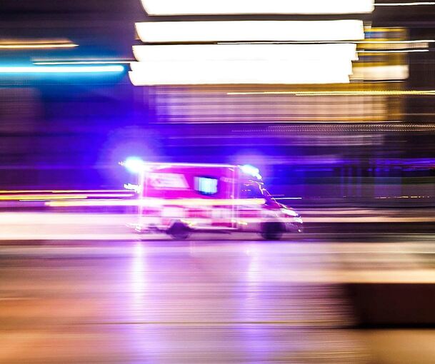 Zwei Menschen wurden bei dem Unfall leicht verletzt. Zwei Menschen wurden bei dem Unfall leicht verletzt.