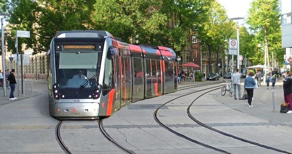 Eine Stadtbahn fährt durch die Ludwigsburger City: Dazu wird es wohl nicht mehr kommen.