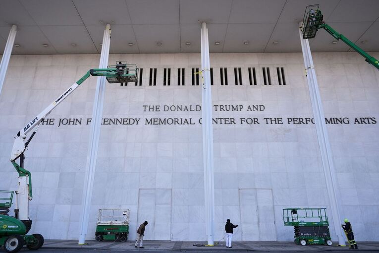 Aus Kennedy Center wird Trump Kennedy Center