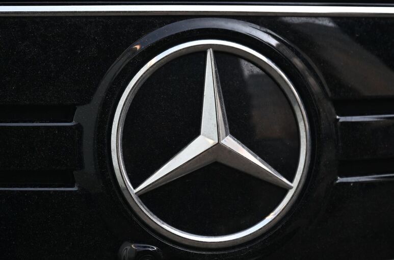 Mercedes-Benz Logo