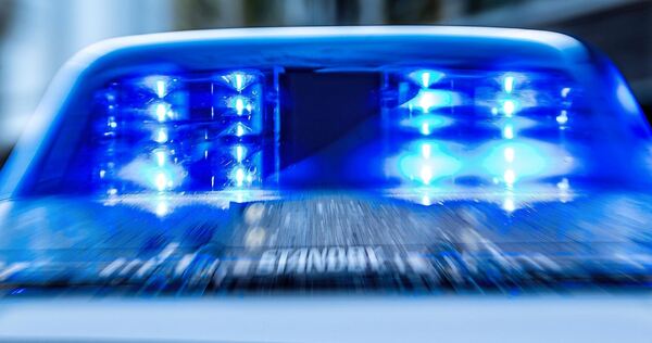 Die Polizei sucht nach dem Unfall Zeugen.