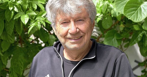 Franco Colella aus Tamm ist leidenschaftlicher Hobbygärtner. Vor allem Maracujas haben es ihm angetan.