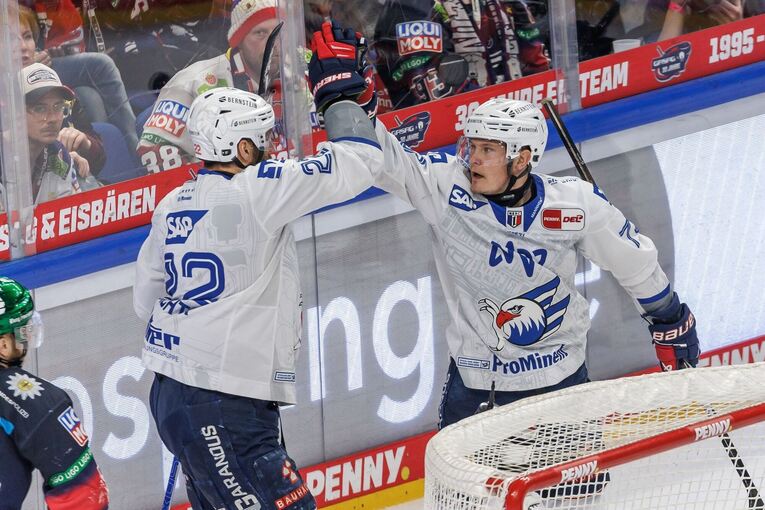 Eisbären Berlin - Adler Mannheim