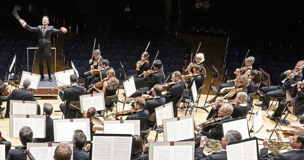 Geheimnisvolle Harmonien: Das Staatsorchester hat ein beeindruckendes Kammerkonzert im Mozartsaal präsentiert.