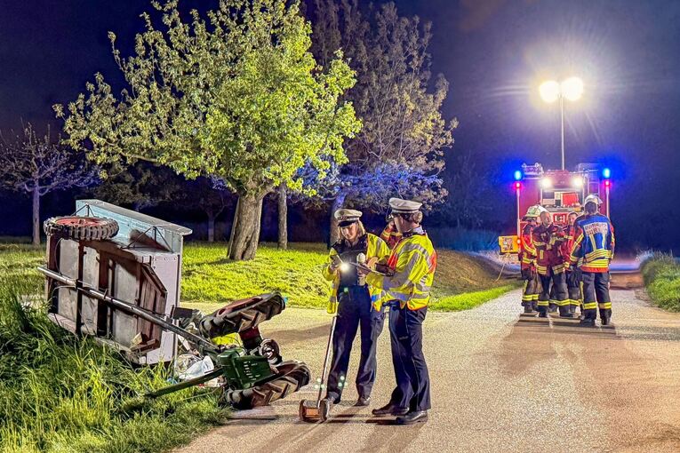 Schwerer Unfall zwischen PKW und Maiwagen