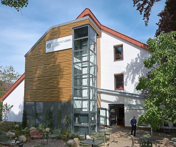 Im ehemaligen Postverteilzentrum in Ditzingen hat die freikirchliche Gemeinde „Treffpunkt Leben“ ihr neues Domizil eröffnet.