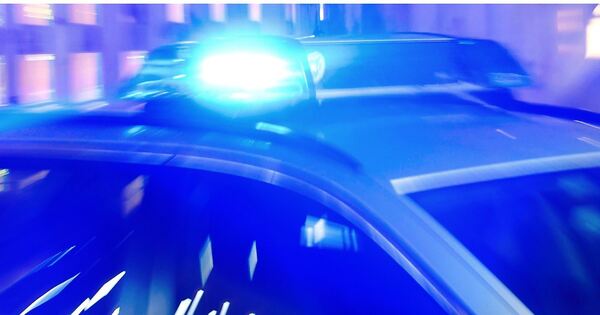 Unknown perpetrators plunder snack vending machine in Ditzingen - | Police ...