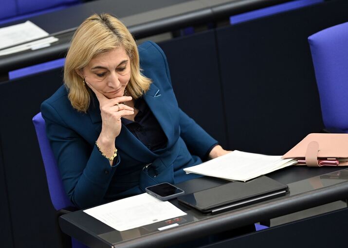 Ministerin Warken