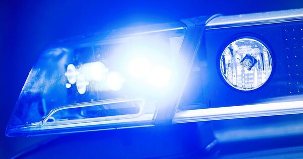 Eine 43-Jährige aus Freiberg umklammerte mehrfach ihre Sozialarbeiterin und ließ sie nicht mehr los.