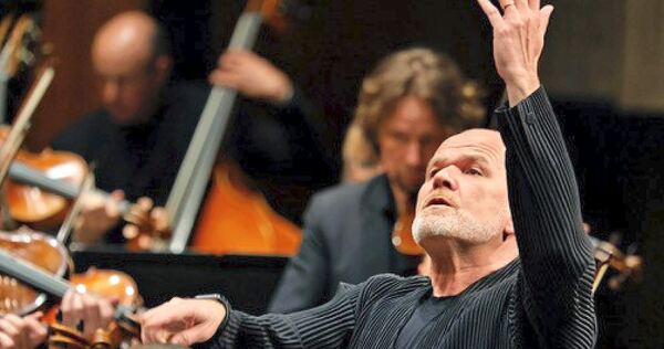 Spagat zwischen Tradition und Moderne: François-Xavier Roth geht in seine zweite Spielzeit mit dem SWR Symphonieorchester.