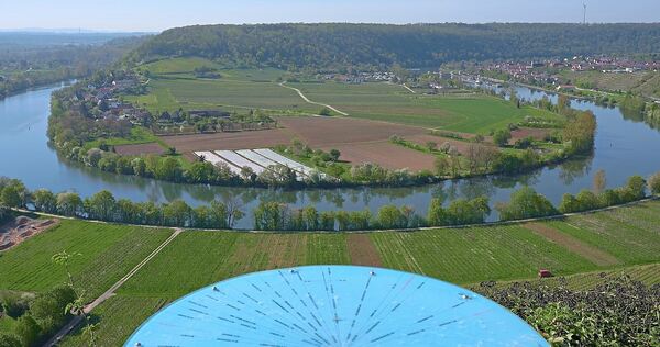 Die Käsbergkanzel bei Mundelsheim, einer der wohl meistfotografierten Aussichtspunkte der Region.