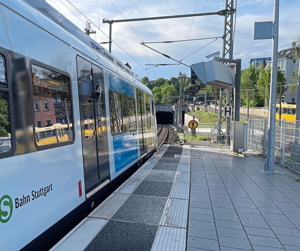 Zwei Wochen lang können die S-Bahnen nicht wie gewohnt durch den Pragtunnel bei Feuerbach fahren.