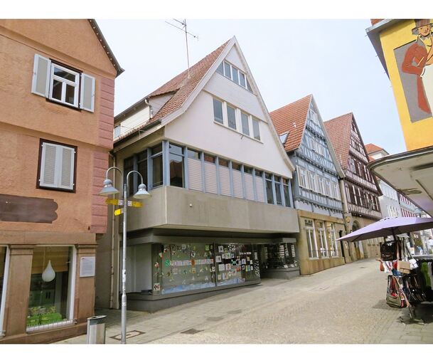 Im ehemaligen Haus der Buchhandlung Kern in der Stuttgarter Straße sollen Teile der Stadtverwaltung Vaihingen untergebracht werden, da der Brandschutz im historischen Rathaus mangelhaft ist.