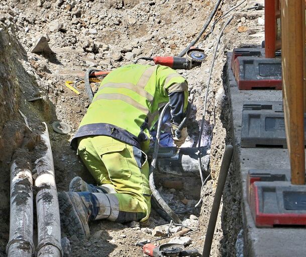 Ein Mitarbeiter des zuständigen Energieversorgers sorgte dafür, dass die Gasleitung wieder dicht ist.