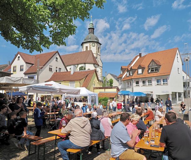 Der Wettemarkt ist am Wochenende ein Treffpunkt für alle Oßweiler.