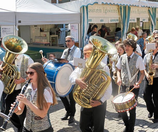 Der Musikverein Eglosheim eröffnet das Kelterplatzfest.