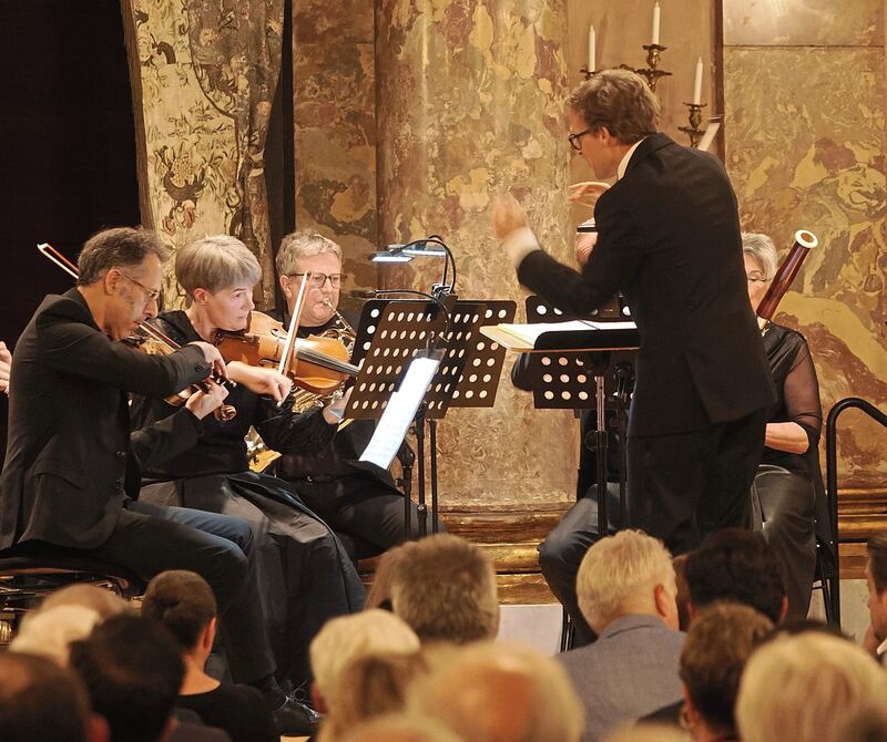 Hrmann Dukek leitet das Ludwigsburger Sinfonieorchester. Hrmann Dukek leitet das Ludwigsburger Sinfonieorchester.