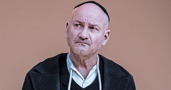 Stefan Eichberg verkörpert Nathan eindrücklich in seiner moralischen Stärke und letztlich religiösen Toleranz.