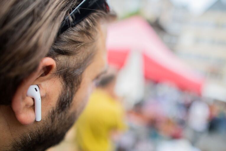 Ein Sender, viele Hörer: Bluetooth bekommt Broadcast-Modus Ein Sender, viele Hörer: Bluetooth bekommt Broadcast-Modus