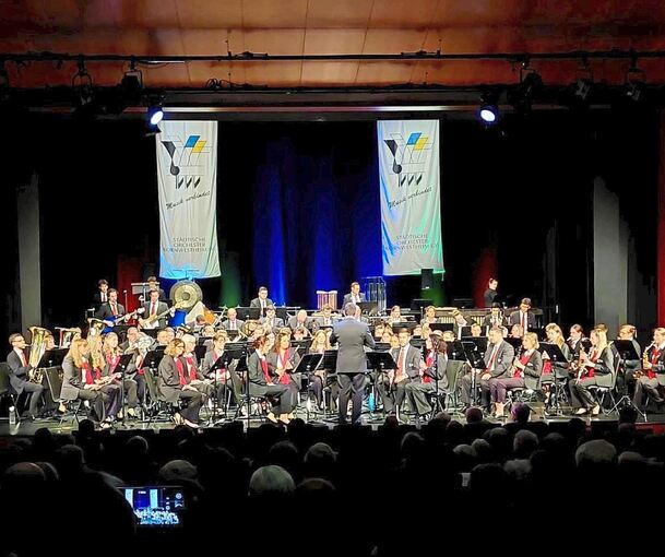 Beste musikalische Unterhaltung boten die Städtischen Orchester Kornwestheim bei ihrem Jahreskonzert. Beste musikalische Unterhaltung boten die Städtischen Orchester Kornwestheim bei ihrem Jahreskonzert.