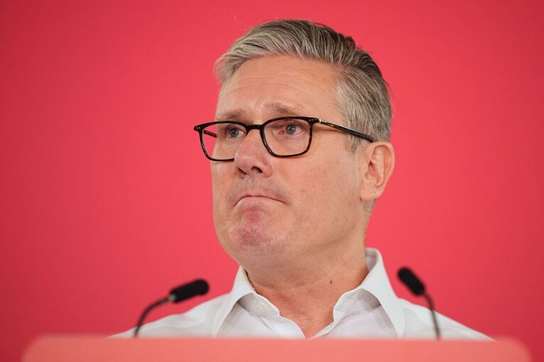 Nach dem Wahldebakel für Labour: Starmer hält Rede