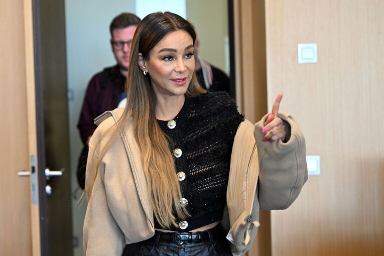 Verona Pooth verklagt Versicherungsmakler Verona Pooth verklagt Versicherungsmakler