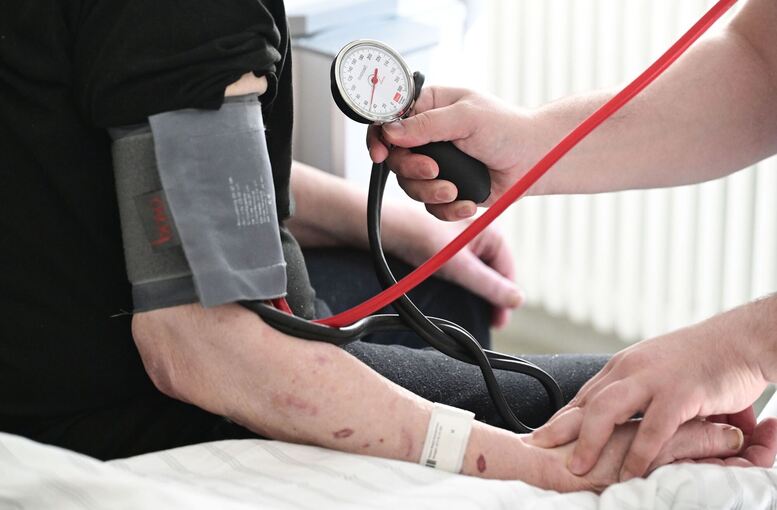 Pfleger im Krankenhaus